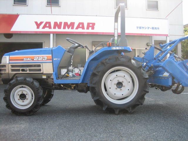 イセキ 中古トラクター TF223F(22馬力）の商品画像2