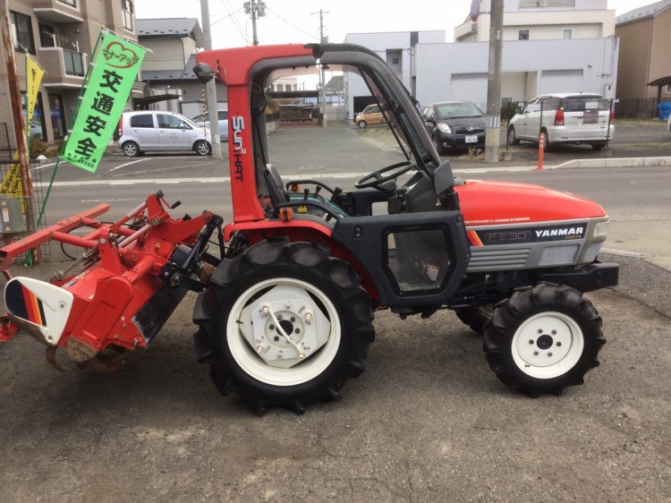 ヤンマー 中古トラクター F-230Dの商品画像1